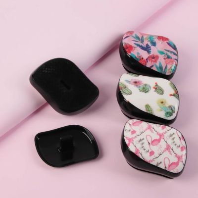 Расчёска массажная, с крышкой, 4 × 9 см, рисунок МИКС