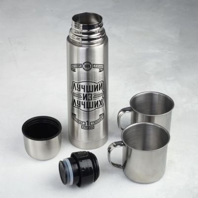 Набор посуды «Первый во всём»: термос 0.5 л, тарелка 300 мл, 2 шт., кружка 200 мл, 2 шт., мультитул 2 шт.