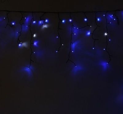 Гирлянда уличная "Бахрома" (Ш:4 м, В:0,6 м, нить темная, эффект мерцания, сине-белая)