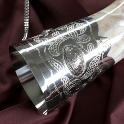 Сувенирный рог для вина, большой, с пиалой