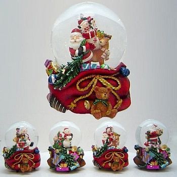 Фигурка декоративная в стеклянном шаре с музыкой "Санта, Снеговик" № 50 (15 см)
