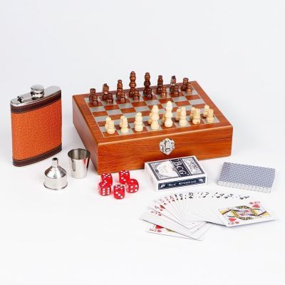 Подарочный набор 6 в 1: фляжка 8 oz, рюмка, воронка, кубики 5 шт, карты, шахматы