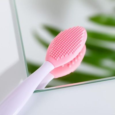 Щёточка для очищения пор на открытке "Ты очаровательно прекрасна"