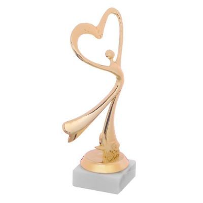 Кубок «Девушка в полете», 20,5 х 8 х 5 см