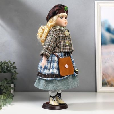 Кукла коллекционная керамика "Блондинка с кудрями, клетчатый зелёный пиджак" 40 см