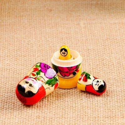 Матрёшка «Семёновская», красный платок, 3 кукольная, 7 см