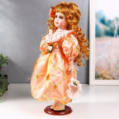 Кукла коллекционная керамика "Малышка Зоя в кремово-розовом платье с сумочкой" 40 см