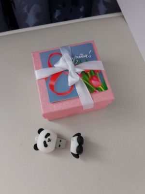 Флешка "Панда" прорезиненная в подарочной коробочке с 8 марта (на 4гБ)