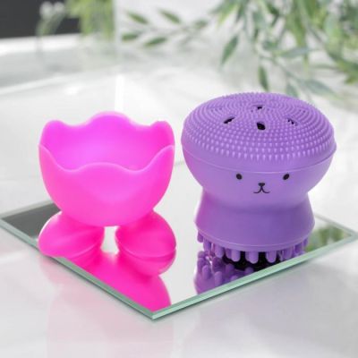 Щёточка для лица на подставке Stay beautiful, 7,2 х 5,5 см