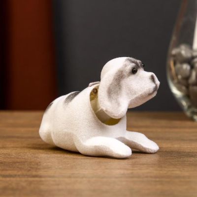 Собака - качает головой, маленькая, бархат