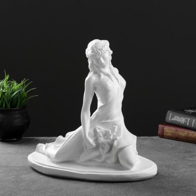 Фигура "Девушка Весна" белый, 32х19х34см