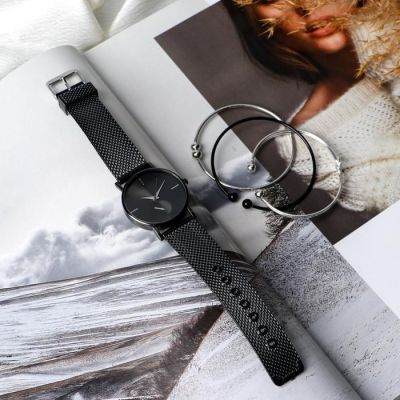 Набор: часы наручные и браслеты «И время не властно»