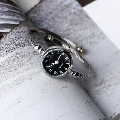 Набор: часы наручные и зеркало «Притягивай взгляды»