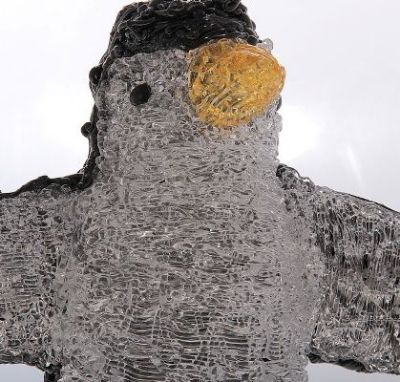 Фигура акрил. "Пингвин с крыльями" (32х30 см.)