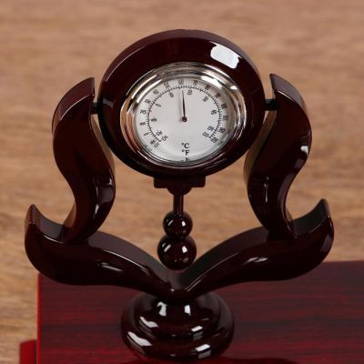 Набор настольный 6в1 (термометр в резн.кант,подставка п/визит,кальк-ор,бумага,часы, скрепочн)