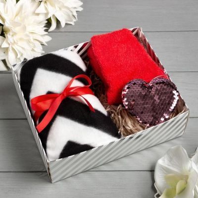 Подарочный набор LoveLife "Зигзаги" плед, маска, брелок