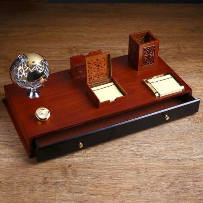 Набор настольный 7в1 (блок для бумаг-2шт,часы, подстав. д/визитниц,карандаш-ца.,глобус,ящик)