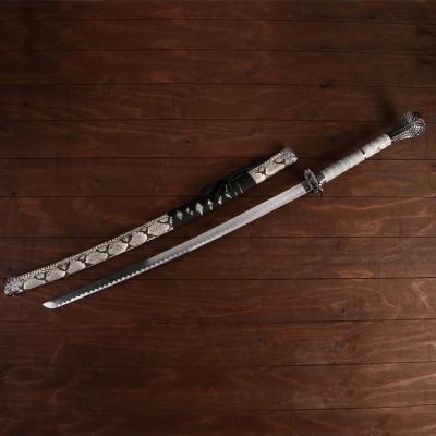 Сувенирное оружие «Катана на подставке»,серо-зелен. ножны под змеиную кожу,голова кобры115см