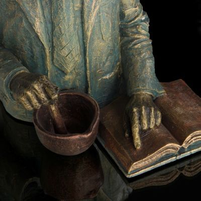 Скульптура "Химик/Фармацевт"