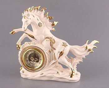 Часы "Лошадь белая" (высота 36 см)