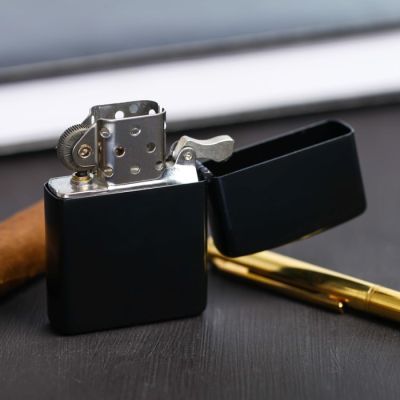 Зажигалка бензиновая «Дедлайн горит»