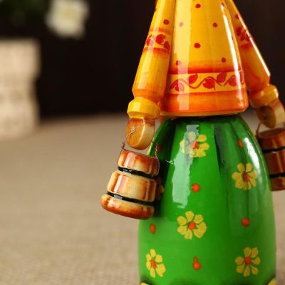 Сувенир «Девушка с ведрами», 14,5х4,5 см, ручная роспись