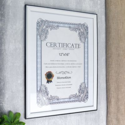 Фоторамка пластик 30х40 см "Доминика" белая с чёрным обрамлением 42,5х32,5 см