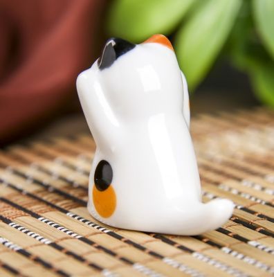 Сувенир Кот малый Манэки-нэко, 4 см (керамика) 