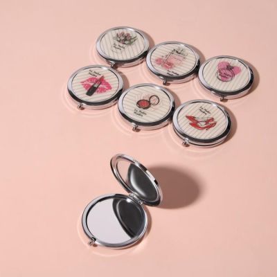 Зеркало складное «Beauty», d 7,5 см, с увеличением, с замком, цвет МИКС