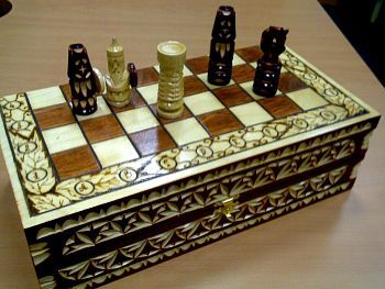 Шахматы (размеры: 30х30см)