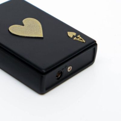 Зажигалка газовая "Карта", черви 3.5х1х5.5 см