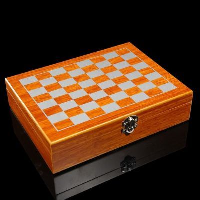 Набор 7 в 1: фляжка 8 oz чешуя, 4 рюмки, воронка, шахматы, 18 х 24 см