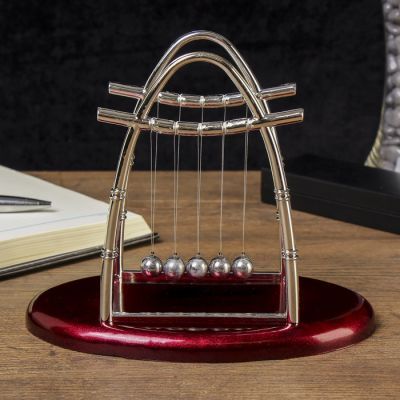 Маятник Ньютона на овальной подставке, коричневый, малый