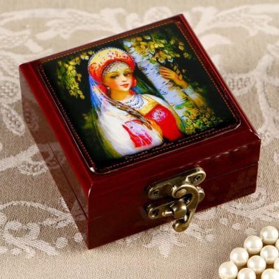 Шкатулка «Девочка у березы», 8х8 см