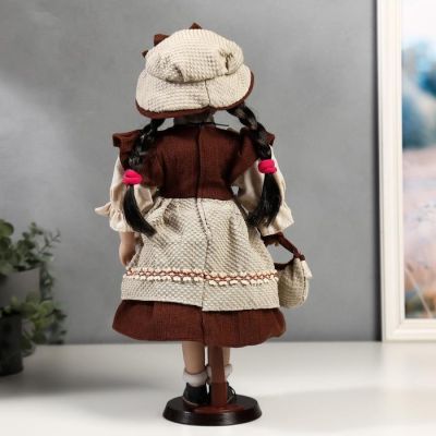 Кукла коллекционная керамика "Рита в бордовом платье с передником" 40 см