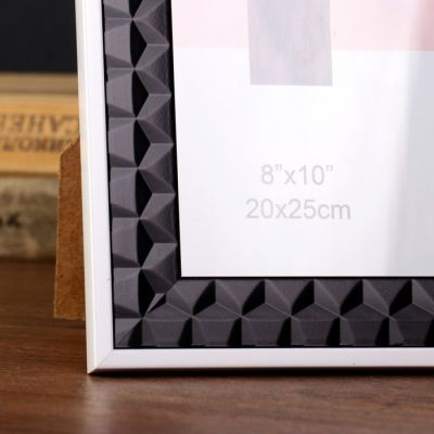 Фоторамка пластик 20х25 см "Чёрные 3D ромбы с белой полосой" 28,8х23,8х1,3 см