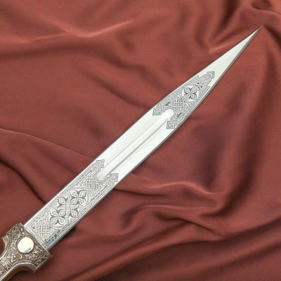 Кинжал сувенирный"Ирбис" №1 (наборный-кожа/мельх.)