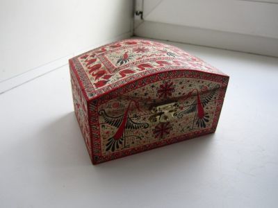 Деревянная шкатулка, мезенская роспись (12х8,5х7см)