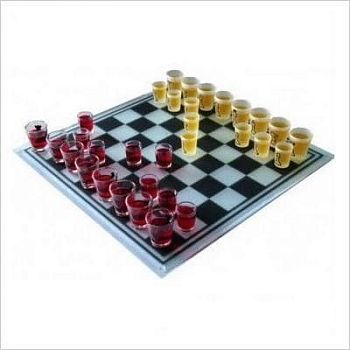 Настольная игра "Пьяные шахматы" (стекло) 25 х 25 см