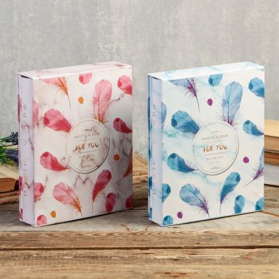 Фотоальбом на 200 фото 10х15 см "Пёрышки" в коробке МИКС 26,5х20,7х5,5 см