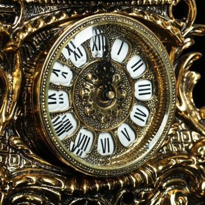 Часы каминные "Дама с корзинкой"