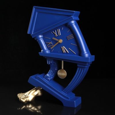 Часы настольные "Маятник на ноге" синие