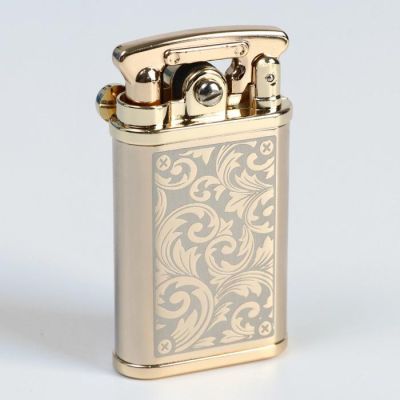 Зажигалка с крышкой, бензин, золотистая с завитушками, медь, 3.5х7 см