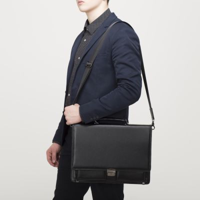 Портфель деловой, 3 отдела, 5 наружных карманов, длинный ремень, цвет чёрный