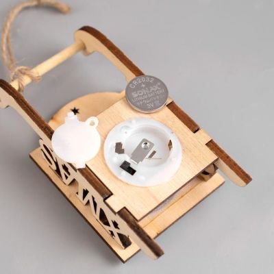 Ёлочная игрушка «Сани со снеговиком», от батареек, свечение RGB