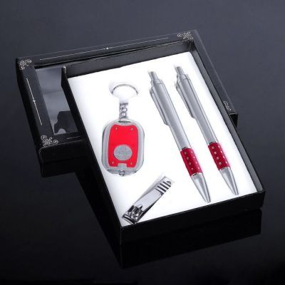 Набор подарочный 4в1 (2 ручки, кусачки, фонарик красный) микс