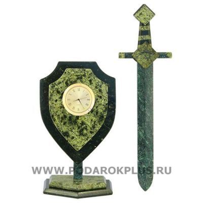 Часы "Щит и меч" камень змеевик (28 х 6 см)