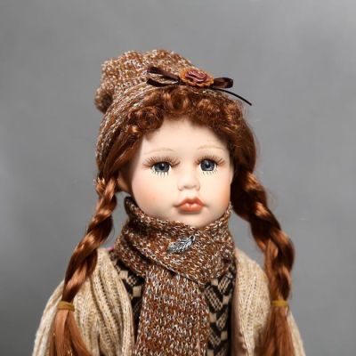 Кукла коллекционная керамика "Нина в коричневом платье и бежевом свитере" 40 см