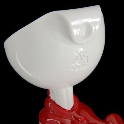 Вешалка "Воронка с красной краской"