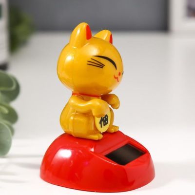 Маятник пластик от солнечной батареи "Кот Манэки-нэко счастливый" жёлтый 8,5х5х6 см